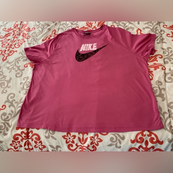 Nike Pink Short Sleeve Tee - Picture 12 of 12